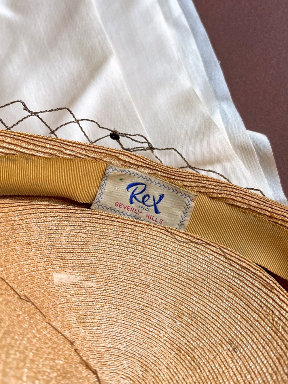 Vintage 1940s Straw Hat With Rhinestones and Brown Netting - Picture 9 of 9